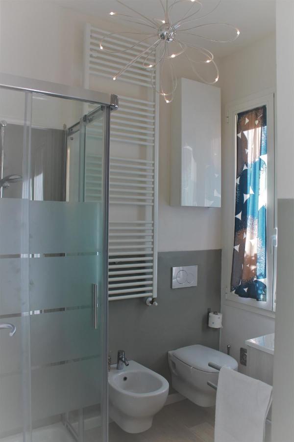 Little Secret Apartment By Wonderful Italy Болоня Екстериор снимка